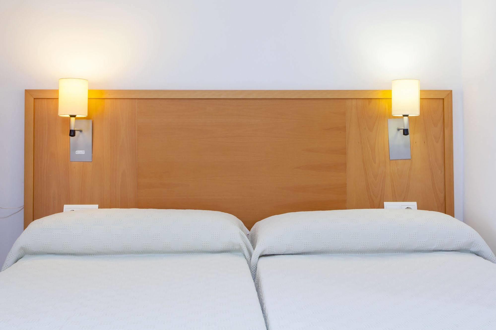 Apartamentos Mar Y Playa مدينة إيبيزا المظهر الخارجي الصورة