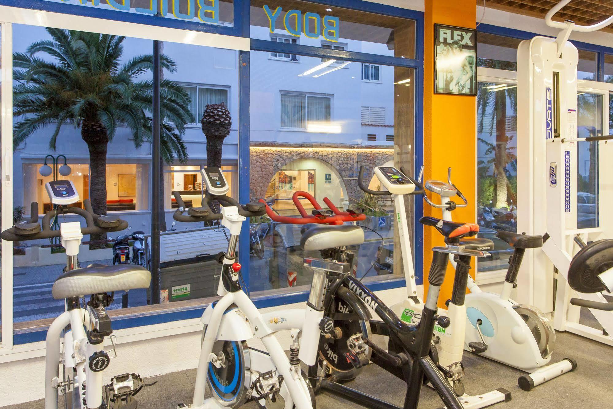Apartamentos Mar Y Playa مدينة إيبيزا المظهر الخارجي الصورة